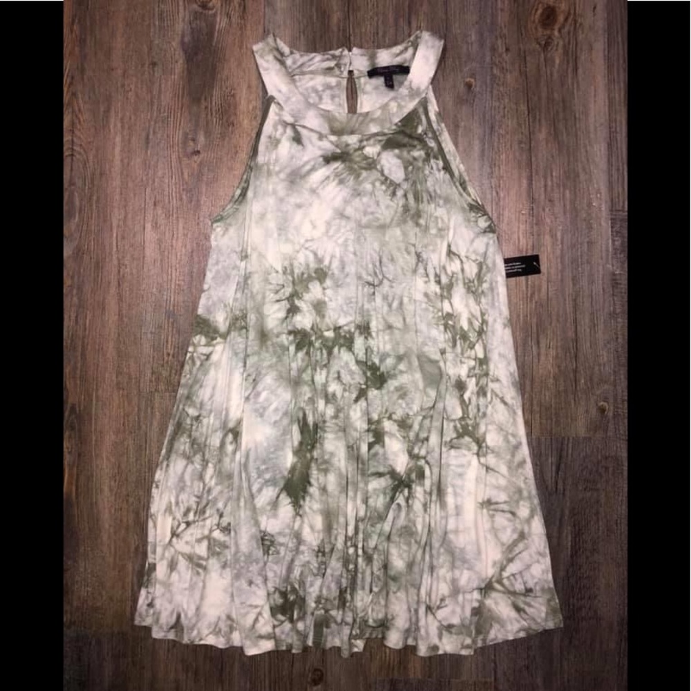 Large the dye tank/dress